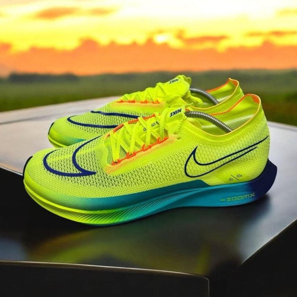 New Nike ZoomX Streakfly Volt Bright Crimson Running Shoes DJ6566-700 Mens